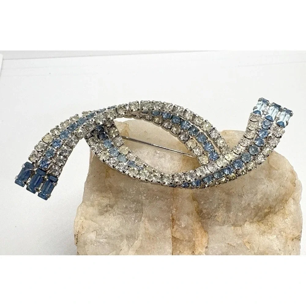 Vintage Light Blue & Clear‎ Rhinestone Twisted Silver Tone Retro Mod 50s/60s